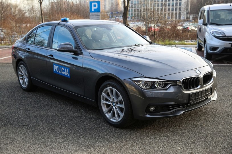 Policjanci do eskorty użyli nieoznakowanego BMW /Tomasz Kawka /East News