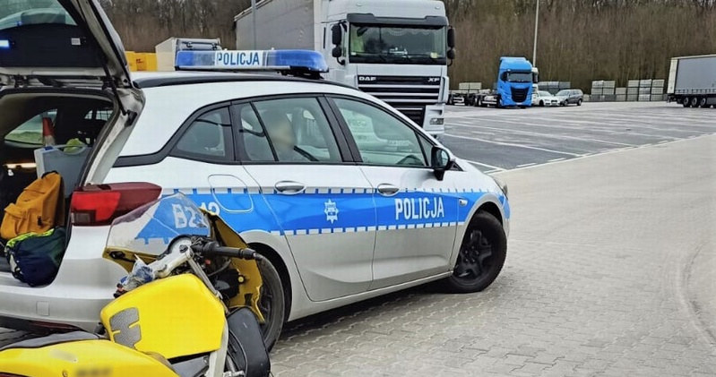 Policjanci dogonili i zatrzymali motocyklistę /Informacja prasowa