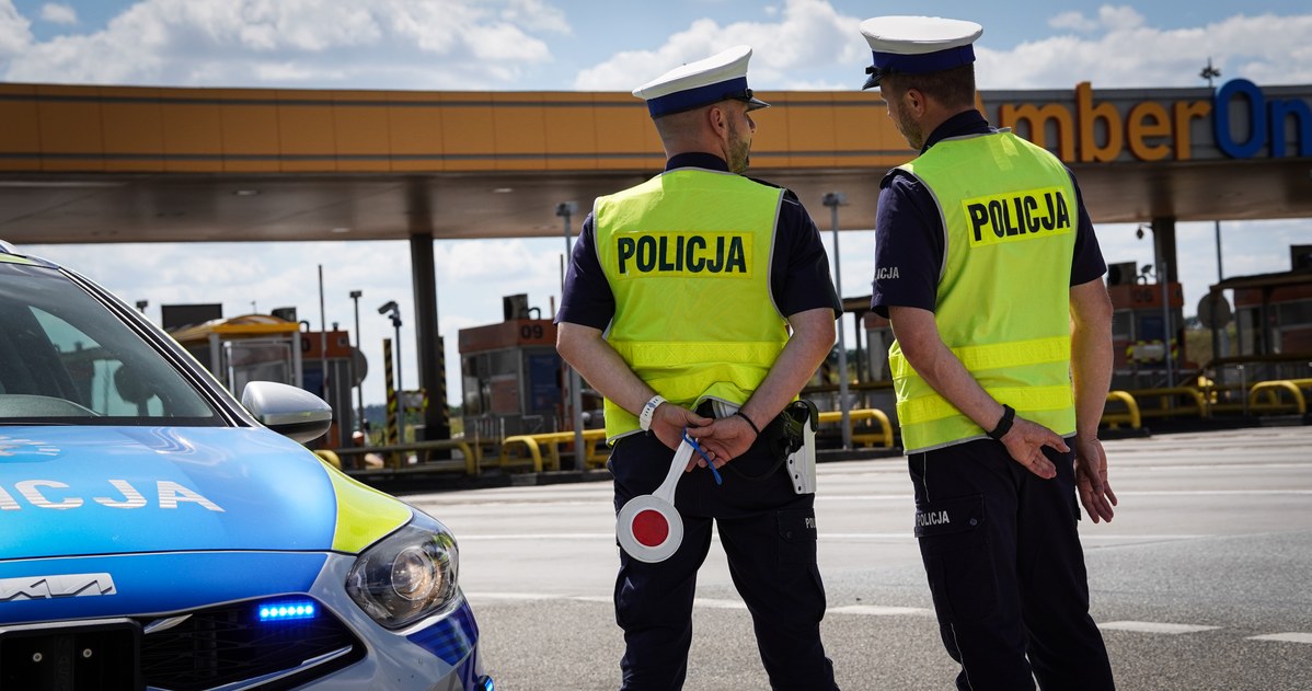 Policjanci dostrzegli niebezpieczne zjawisko na bramkach autostrady A1 /Policja