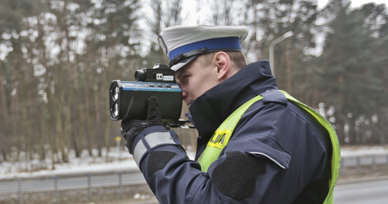 Policjanci dziś mają kontrolować prędkość /Piotr Jędzura /Reporter