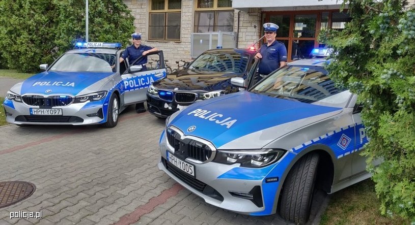 Policjanci jeżdżą już poprzednią oraz obecną generacją BMW serii 3 - w wersjach zarówno benzynowych jak i hybrydowych. Wszystko wskazuje na to, że wybór ponownie padnie na bawarską markę /Policja