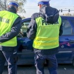 Policjanci lubią zajrzeć do auta i zadać jedno pytanie. Zła odpowiedź to 3000 zł