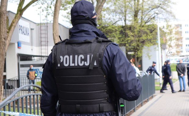 Policjanci mają nowe legitymacje. Na co zwracać uwagę? 