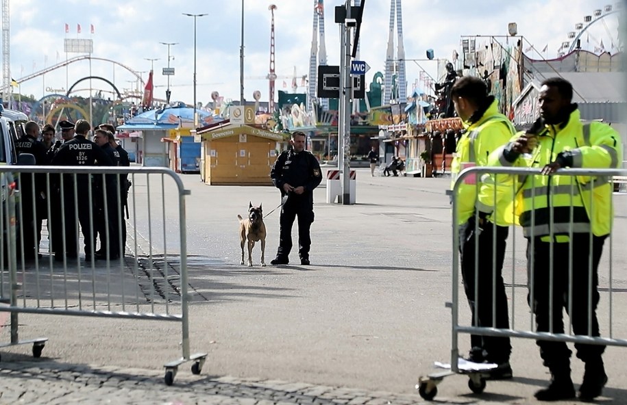 Policjanci na terenie Oktoberfestu /EPA/VIFOGRA /PAP