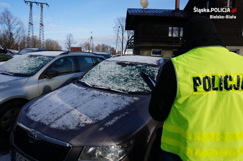 Policjanci odzyskali kradzione samochody /Informacja prasowa