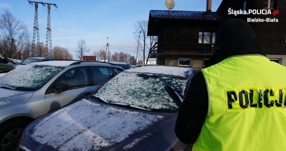 Policjanci odzyskali kradzione samochody /Informacja prasowa