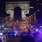 Policjanci ostrzelani na Polach Elizejskich w Paryżu. Do zamachu przyznało się ISIS