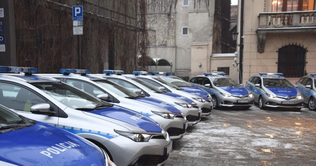 Policjanci otrzymali Toyoty Auris /Policja