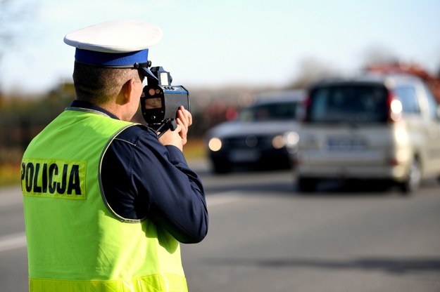 Policjanci patrolują drogi w ramach akcji "Znicz" /Darek Delmanowicz /PAP