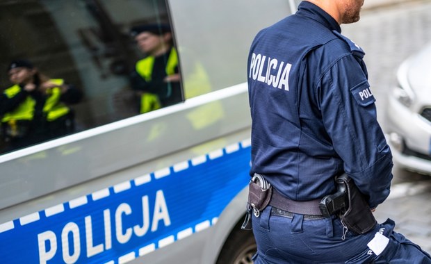 Policjanci pod wpływem alkoholu. Wjechali radiowozem w ogrodzenie 