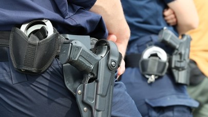 Policjanci postrzelili agresywnego mężczyznę. Usłyszał zarzut