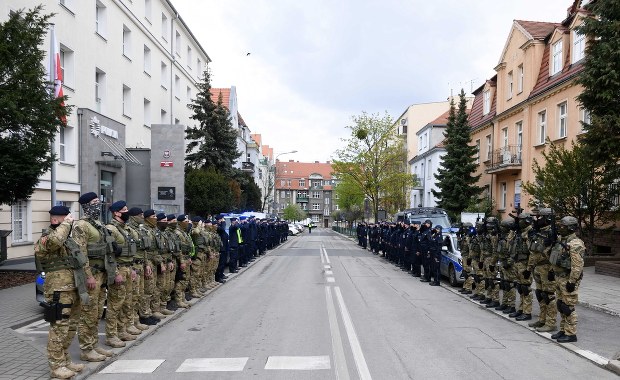 Policjanci pożegnali Michała Kędzierskiego. Funkcjonariusz zginął na służbie  