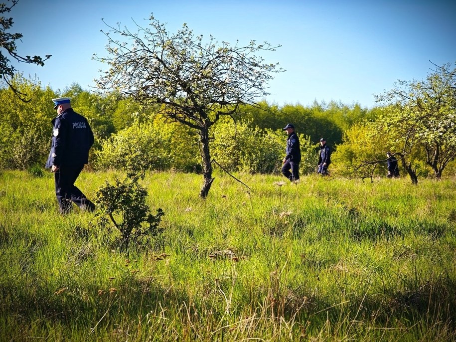 Policjanci prowadzący poszukiwania 16-letniej Mai /Policja Mazowiecka  /Policja