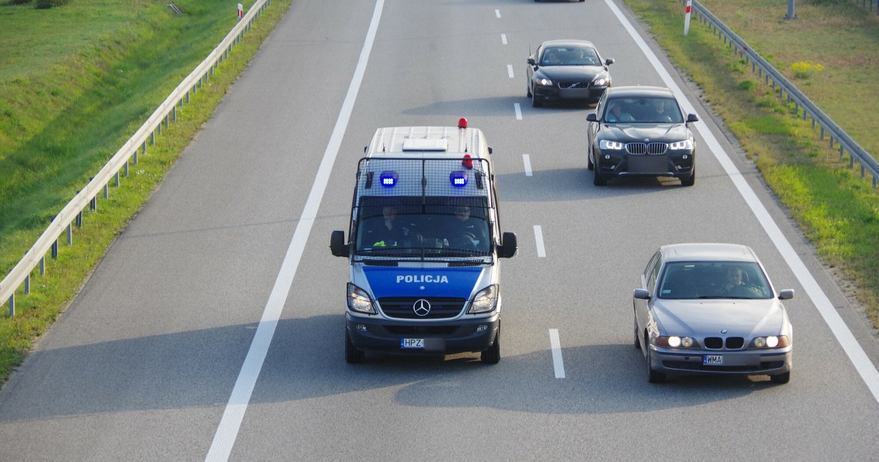 Policjanci prowadzili działania na autostradzie A2 (zdjęcie ilustracyjne) /ZOFIA BAZAK/Marek Bazak /East News