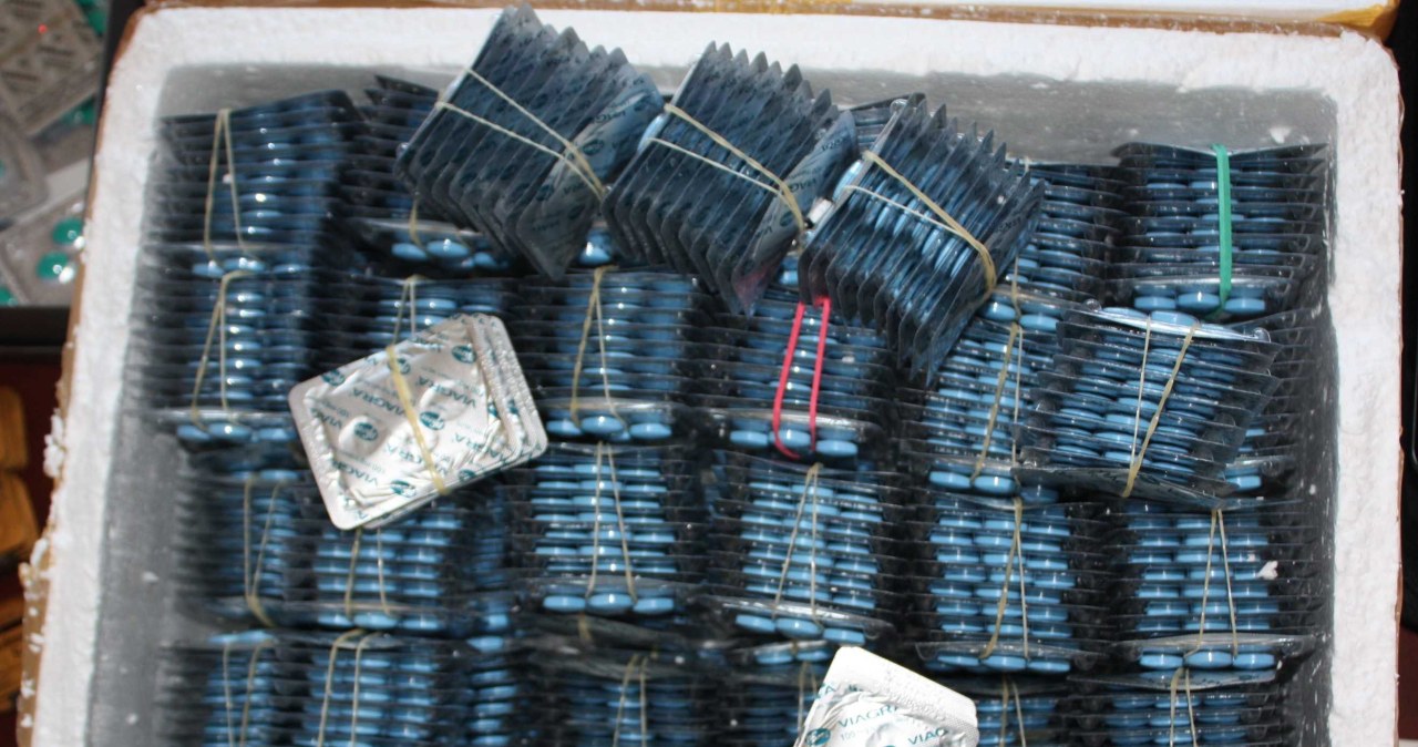 Policjanci przechwycili 8700 tabletek Viagry