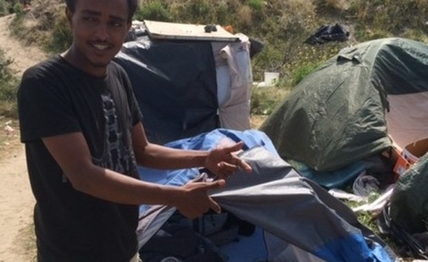 Policjanci tracą panowanie nad imigrantami w Calais. "Przestali się nas bać"