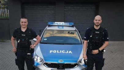 ​Policjanci uratowali trzech mężczyzn z płonącej altanki