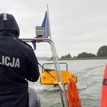 Policjanci uratowali turystów na jeziorze Drwęckim