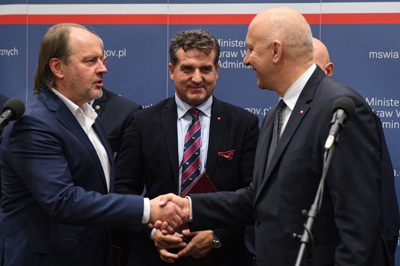 Policjanci wracają do pracy. Znamy szczegóły porozumienia z MSWiA