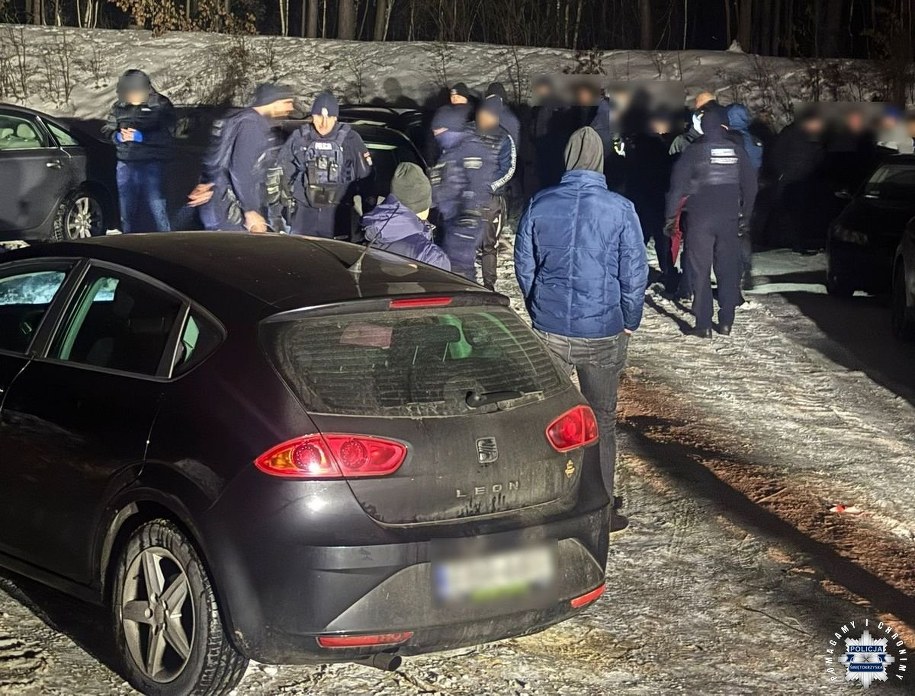 Policjanci wylegitymowali 36 pseudokibiców /Policja Świętokrzyska /