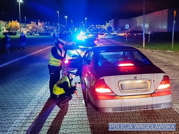 Policjanci wystawili 133 mandaty, sprawdzali też stan techniczny pojazdów /Policja Wrocławska /Policja