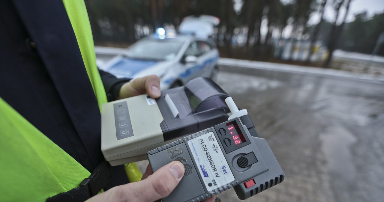 Policjanci z alkomatami staną się niepotrzebni? /Piotr Jędzura /Reporter