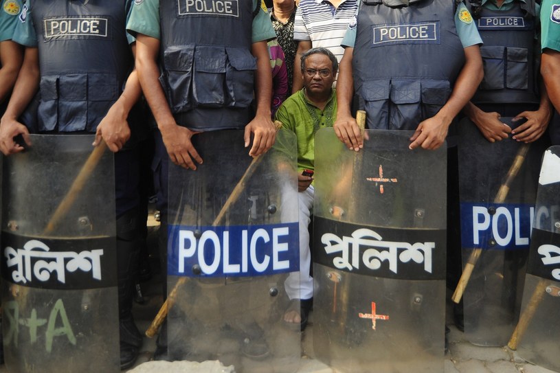 Policjanci z Bangladeszu; zdj. ilustracyjne /MUNIR UZ ZAMAN /East News