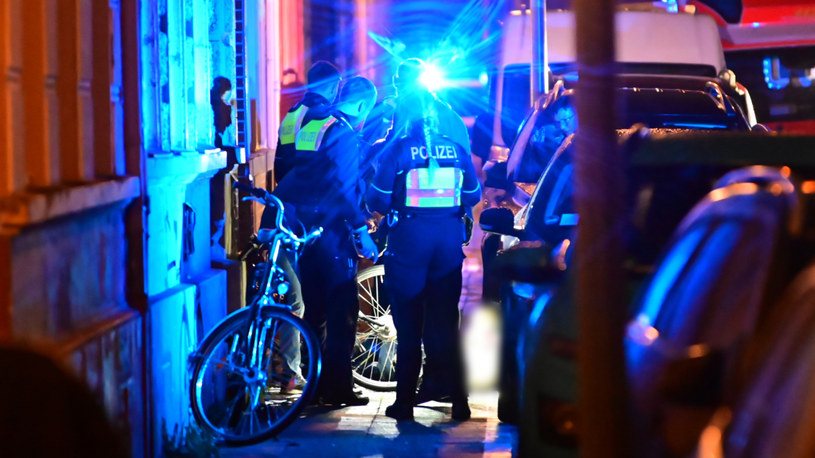 Policjanci z Frankfurtu zaatakowani nożem. Sprawca ma 10 lat