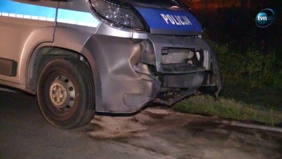Policjanci z Łomży z niegroźnymi obrażeniami po pościgu za kierowcą