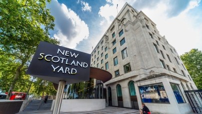 ​Policjanci z Scotland Yardu oddają broń. Na ulice mogą wyjść żołnierze
