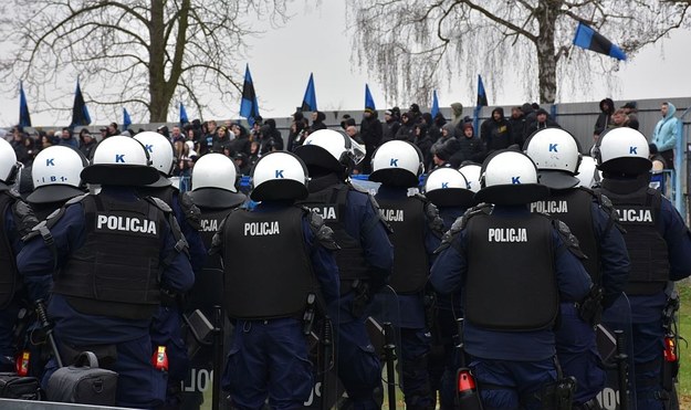 Policjanci zabezpieczali mecz JKS-u Jarosław z Karpatami Krosno. /KPP w Jarosławiu /