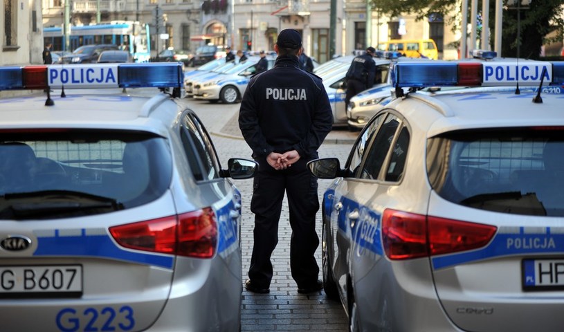 Policjanci zaczęli mniej chorować /Marek Lasyk  /Reporter