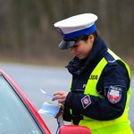 Policjanci zaczęli wlepiać mandaty za jazdę "na czołgistę”