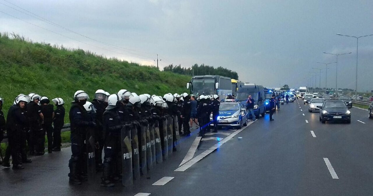 Policjanci zapobiegli ustawce kibiców