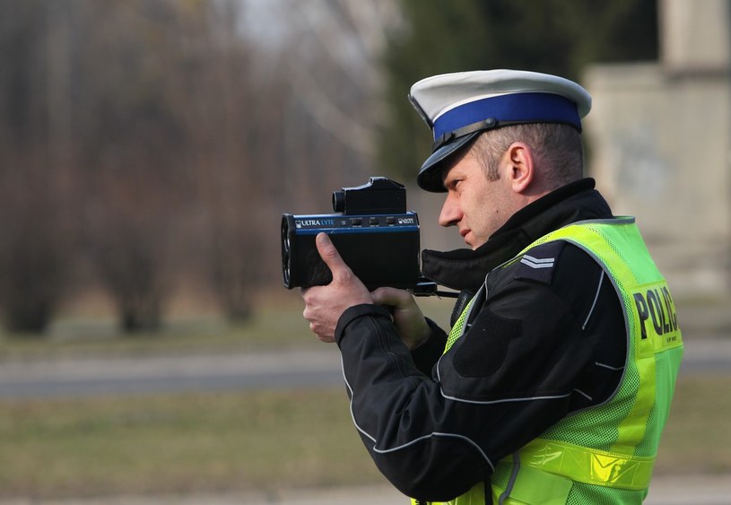 Policjanci zapowiadają zwiększone kontrole /Stanisław Kowalczuk /East News