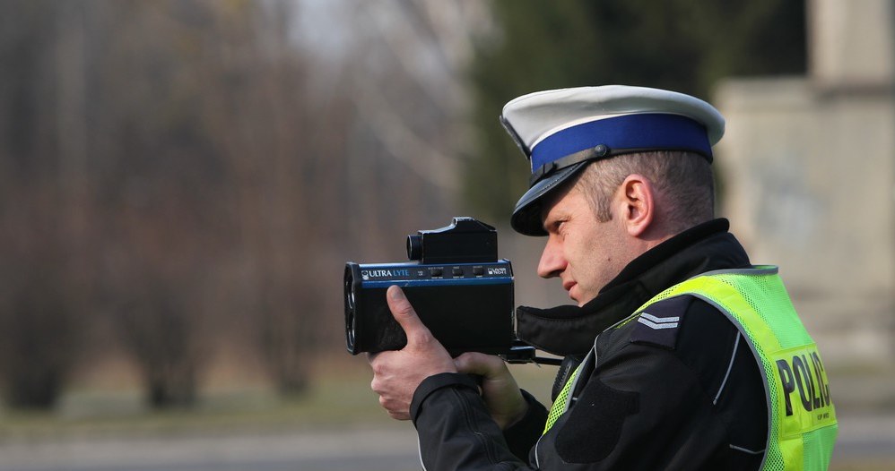 Policjanci zapowiadają zwiększone kontrole /Stanisław Kowalczuk /East News