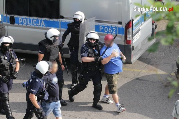 Policjanci zatrzymali 23 osoby, w tym 22 pseudokibiców Ruchu Chorzów /Policja