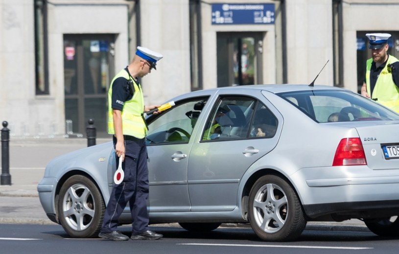 Policjanci zatrzymali znacznie więcej pijanych kierowców niż rok temu (fot. ilustracyjne) /Tomasz Jastrzębowski /Reporter