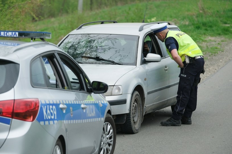 Policjanci zawsze mogą podczas kontroli zadać kierowcy jedno, teoretycznie proste, pytanie /Łukasz Solski /East News