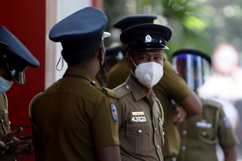 Policjanci ze Sri Lanki zatrzymali egzorcystkę podejrzaną o śmierć dziewczynki /LAKRUWAN WANNIARACHCHI /AFP