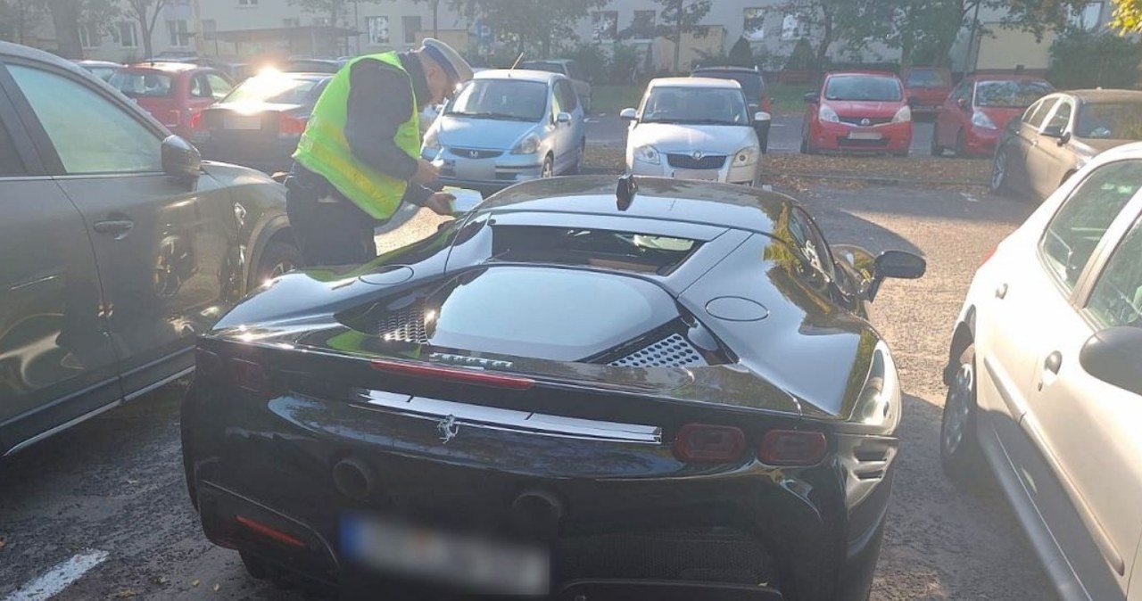 Policjanci złapali kierowcę Ferrari. Takiej odpowiedzi się raczej nie spodziewali /Policja