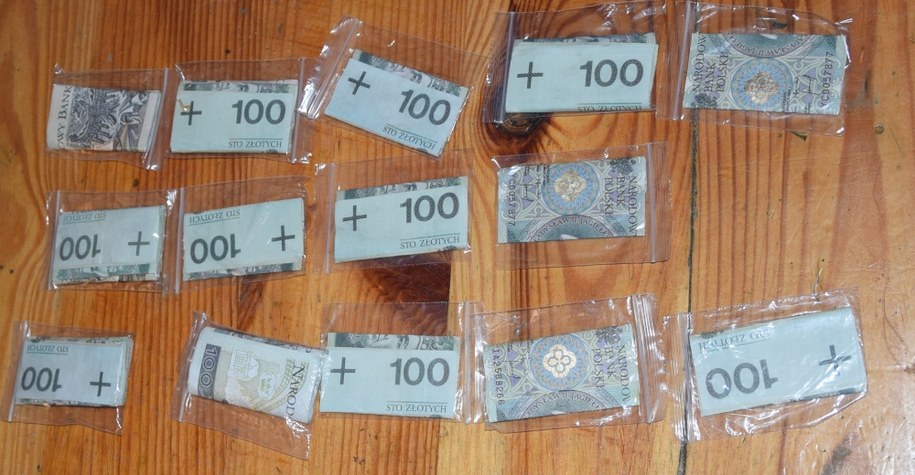 Policjanci zlikwidowali nielegalną drukarnię fałszywych banknotów na Bemowie. /KRP IV - Bemowo, Wola /
