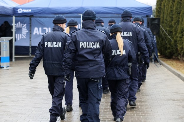 Policjanci /Shutterstock