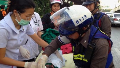 Policjant jak położna. Przyjmie poród na autostradzie