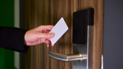 Policjant miał molestować 28-latkę. Co się stało w hotelu na Mokotowie?