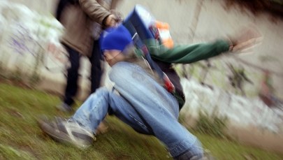 Policjant pobił córkę pasem. Dziecko trafiło do szpitala