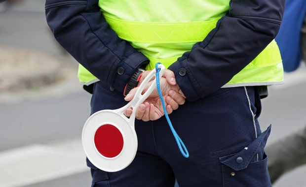 Policjant potrącony podczas Biegu Niepodległości w Poznaniu. Poszukiwany kierowca