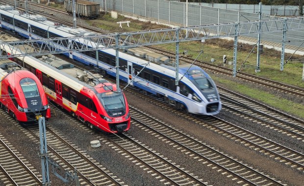 Policjant wydalony ze służby. Nadał sygnał radio-stop i zatrzymał pociągi
