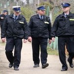 Policjant wyłudza doładowania komórek