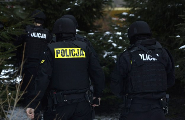 Policjantom udało się zatrzymać fałszywych antyterrorystów /Darek Delmanowicz /PAP